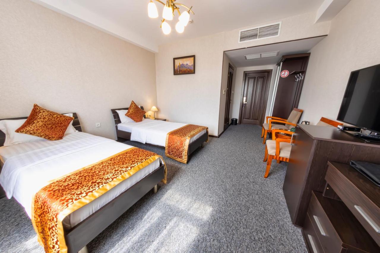 Hotel Classic Ош Экстерьер фото