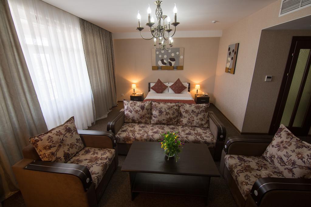 Hotel Classic Ош Экстерьер фото